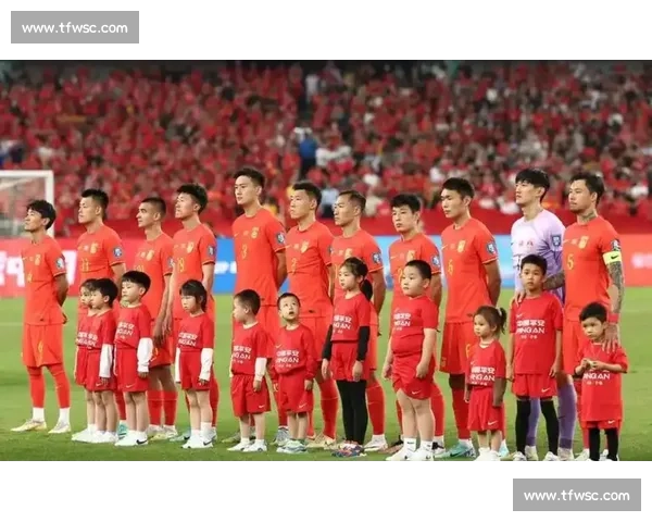 国足东亚杯名单大换血！12 人出局 + 00 后占半壁江山，青春风暴正式开启