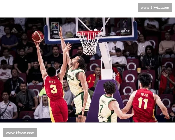 朱俊龙压哨三分点燃亚洲杯首战！中国男篮精妙配合掀翻沙特